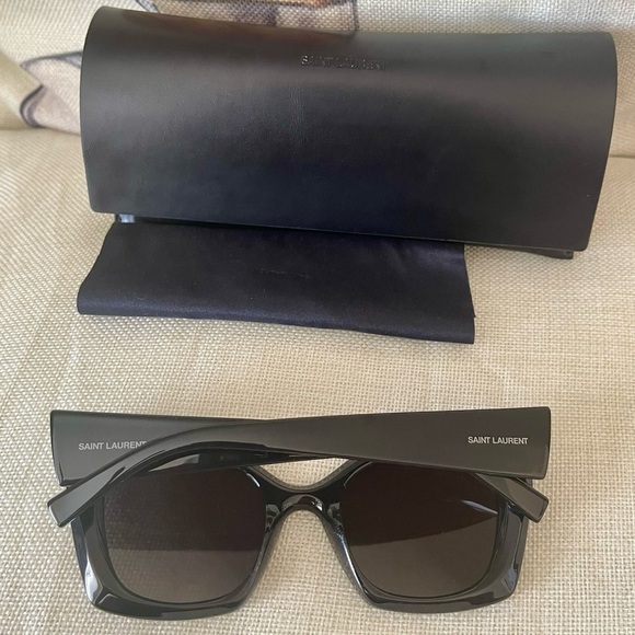 SAINT LAURENT YSL CAT EYE SUNGLASSES W/CASE SL552 001 BLACK LIKE-NEW/NOT WORN - Picture 4 of 12